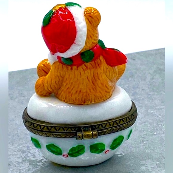 Small Christmas Themed Teddy Bear & Christmas Tree Hinged Porcelain Trinket Box - Picture 3 of 7